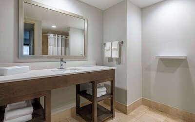 Comfort Inn & Suites Downtown Brickell - Port of Miami