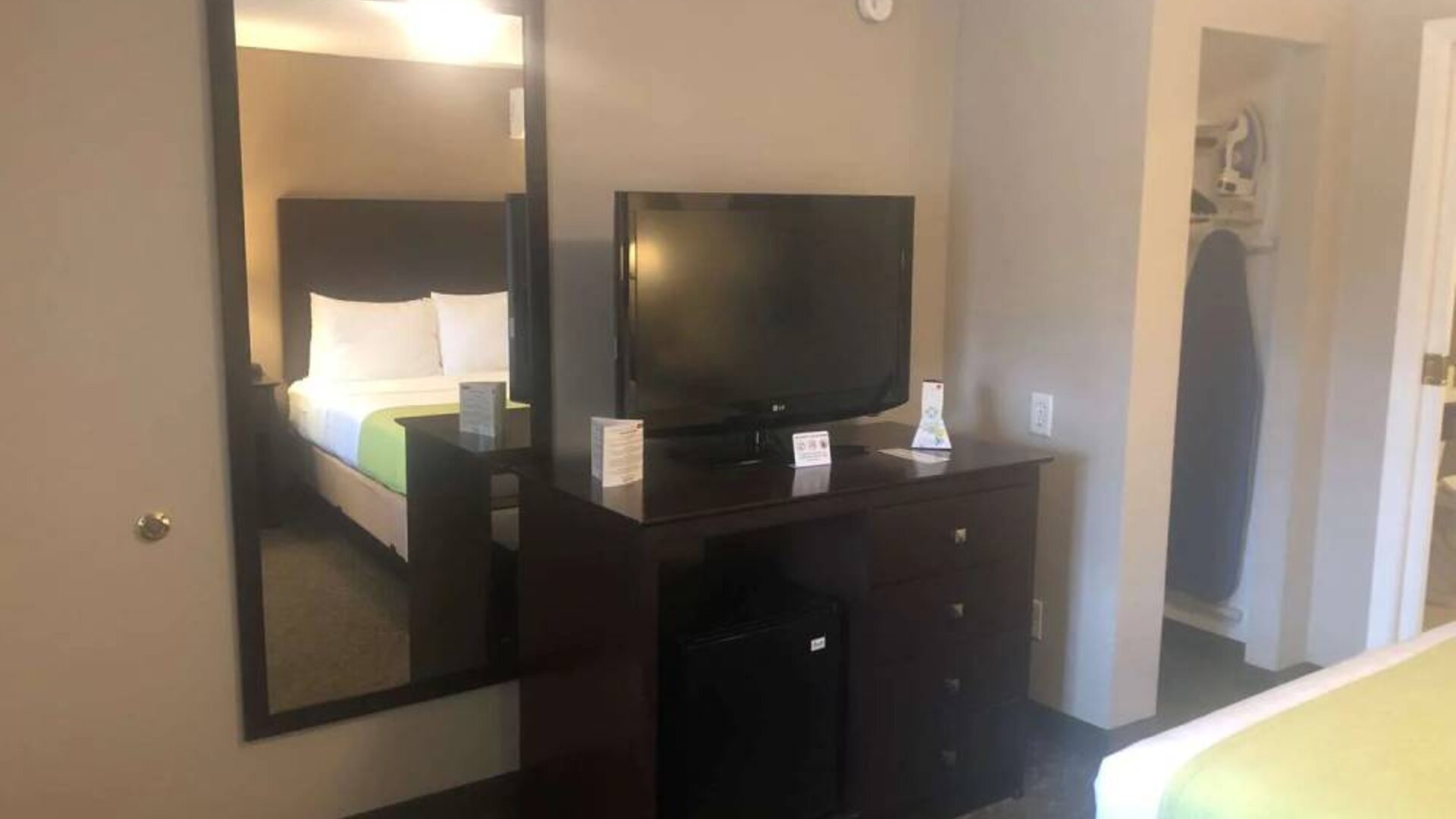 Day use room amenities at Best Western Fort Lee.