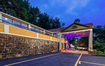 Hotel exterior at Best Western Fort Lee.