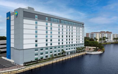Home2 Suites by Hilton Miami Airport South Blue Lagoon