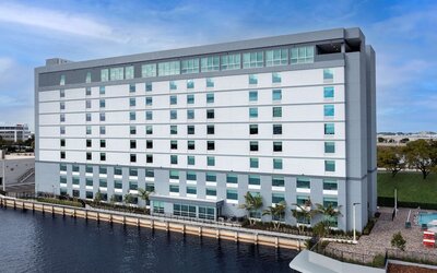 Home2 Suites by Hilton Miami Airport South Blue Lagoon
