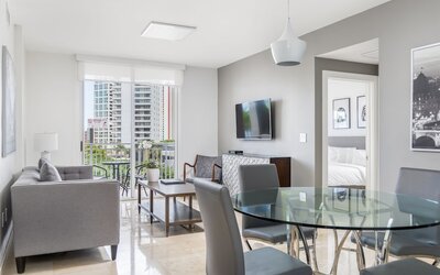 Fortune House Hotel Suites