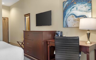 Best Western Plus Fredericton Hotel & Suites