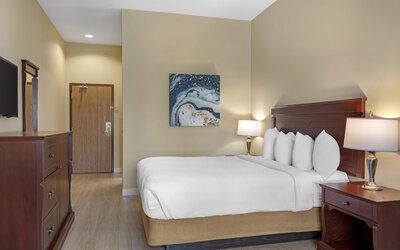 Best Western Plus Fredericton Hotel & Suites