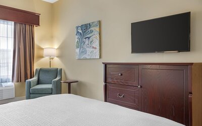 Best Western Plus Fredericton Hotel & Suites