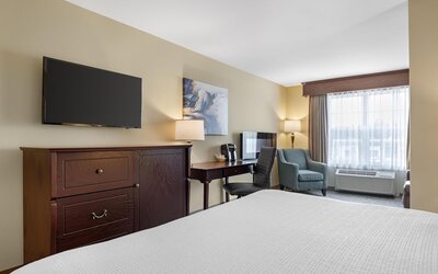 Best Western Plus Fredericton Hotel & Suites