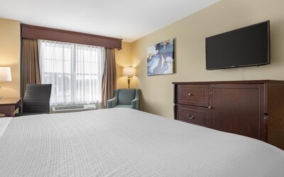 Best Western Plus Fredericton Hotel & Suites