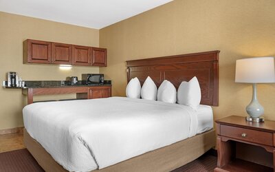 Best Western Plus Fredericton Hotel & Suites