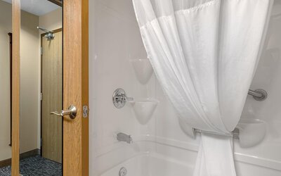 Best Western Plus Fredericton Hotel & Suites