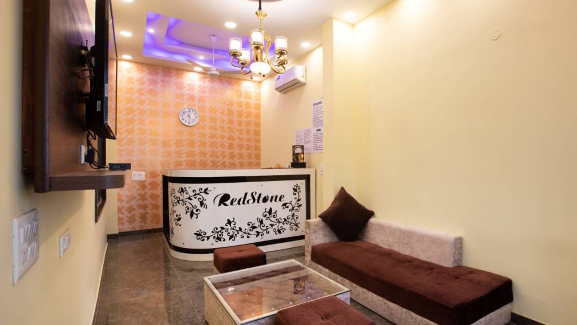 Airport Hotel Redstone