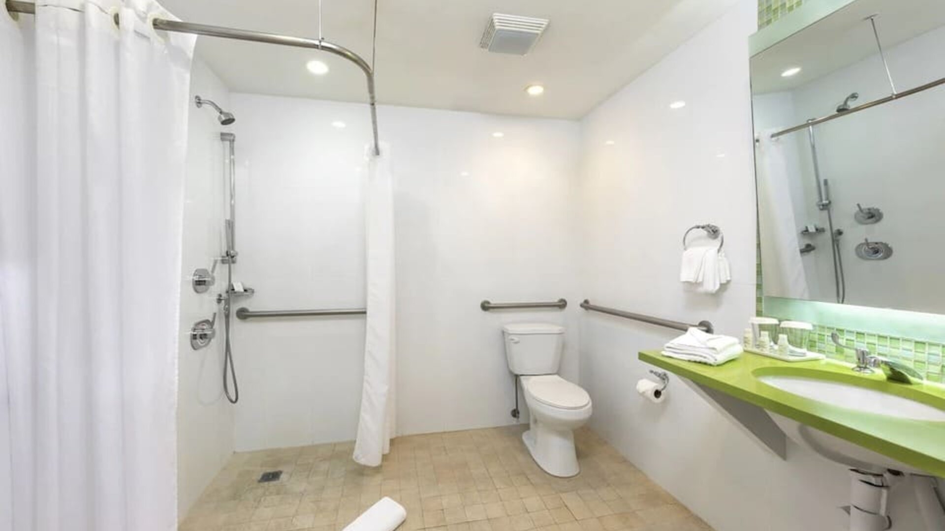 Private guest bathroom with shower at Circa 39 Hotel.