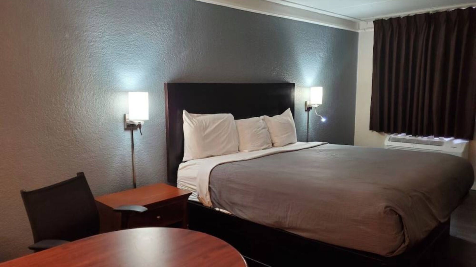 Day use room at Relax Inn.