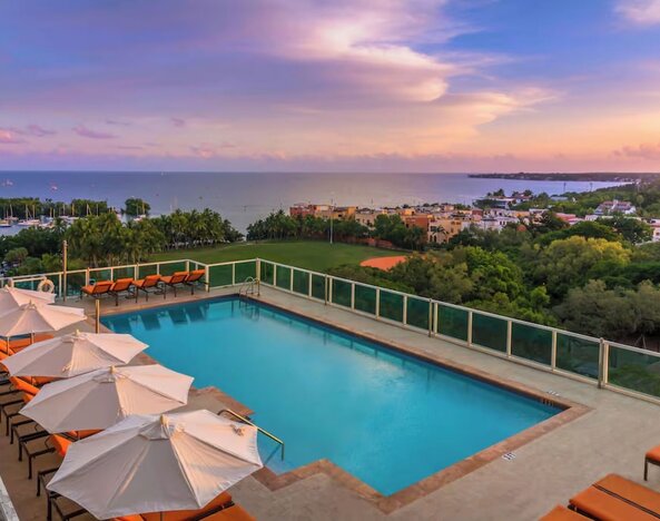 Arya Residences & Suites