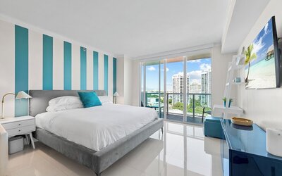 Arya Residences & Suites