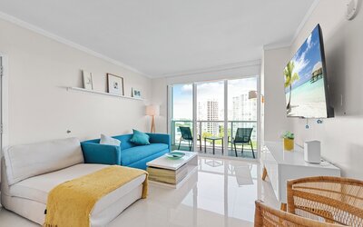 Arya Residences & Suites