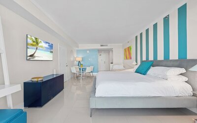 Arya Residences & Suites