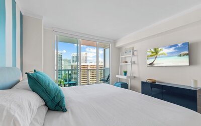 Arya Residences & Suites