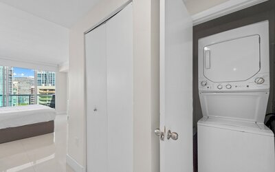 Arya Residences & Suites