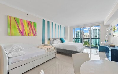 Arya Residences & Suites