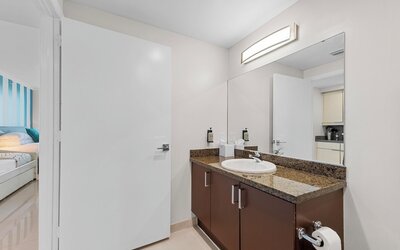 Arya Residences & Suites