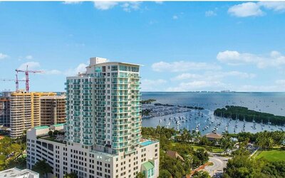 Arya Residences & Suites