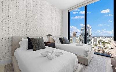 Lux Studio W City Views and Pool