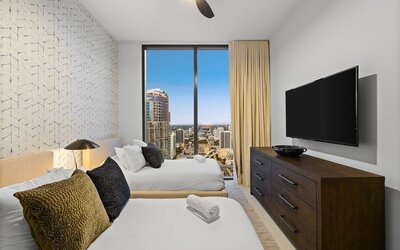 Lux Studio W City Views and Pool