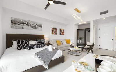 Lux Studio W City Views and Pool