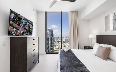 Lux Studio W City Views and Pool