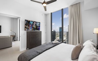 Lux Studio W City Views and Pool