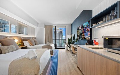Lux Studio W City Views and Pool