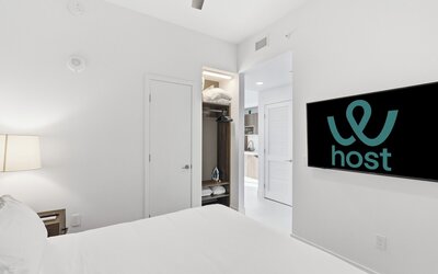 Lux Studio W City Views and Pool