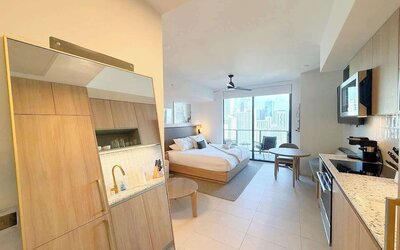 Lux Studio W City Views and Pool