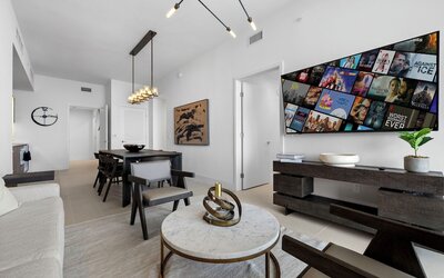 Lux Studio W City Views and Pool