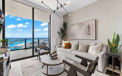 Lux Studio W City Views and Pool
