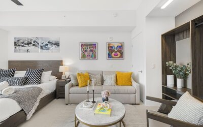 Lux Studio W City Views and Pool