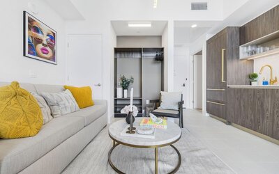 Lux Studio W City Views and Pool