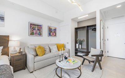 Lux Studio W City Views and Pool
