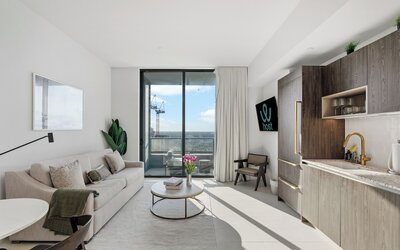 Lux Studio W City Views and Pool