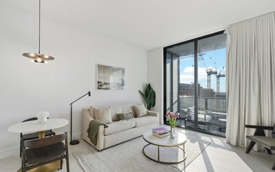 Lux Studio W City Views and Pool