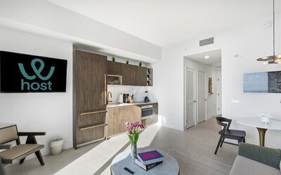 Lux Studio W City Views and Pool