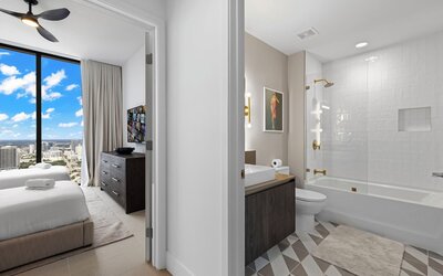 Lux Studio W City Views and Pool