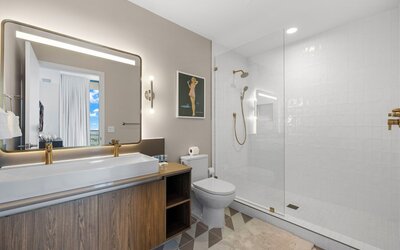 Lux Studio W City Views and Pool