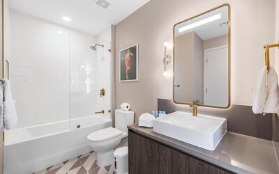 Lux Studio W City Views and Pool