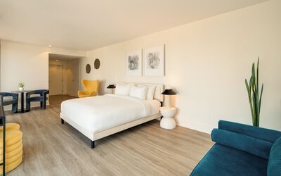Kenmore Village Hotel, South Beach