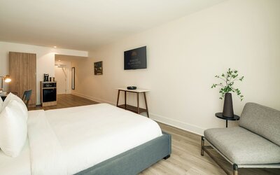 Kenmore Village Hotel, South Beach