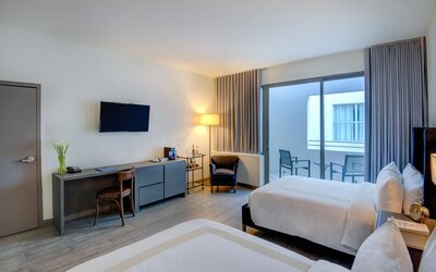 Clinton Hotel South Beach
