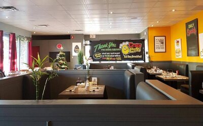 Dining area at Riviera Motor Inn.