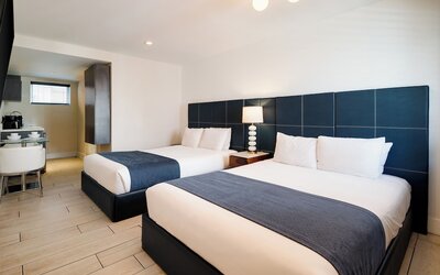 Waterside Hotel and Suites
