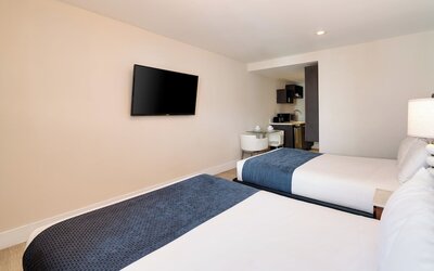 Waterside Hotel and Suites